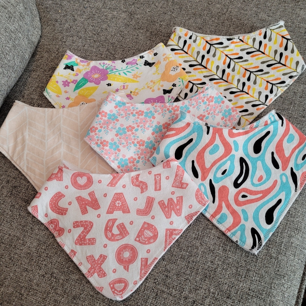 Bundle of 6 Bandana style bibs